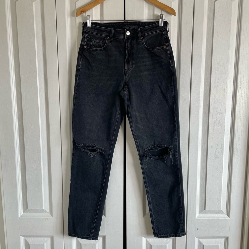 American Eagle Mom Jeans Women’s 6 Long 30” Inseam Black Ripped Straight Leg